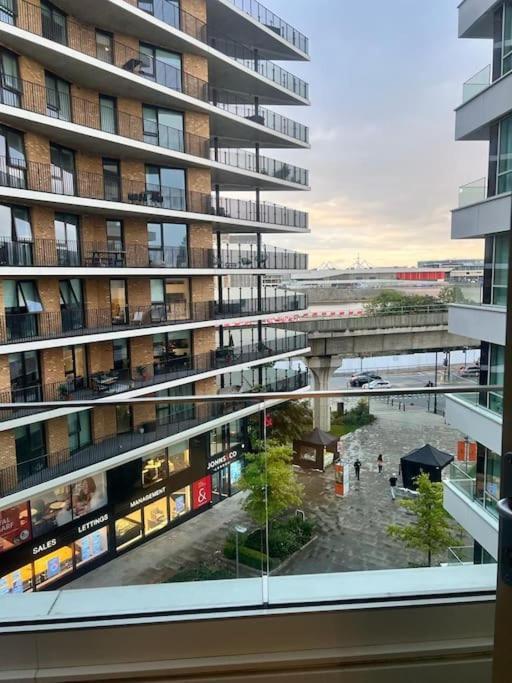 Stylish Apartment Docklands London Eksteriør billede